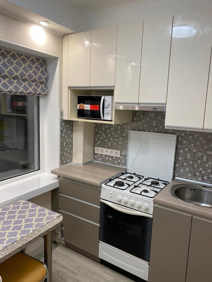Квартира По Адресу Дружбы Народов 8А Kiew Exterior foto
