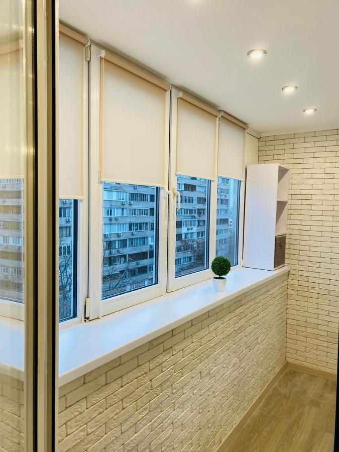 Квартира По Адресу Дружбы Народов 8А Kiew Exterior foto