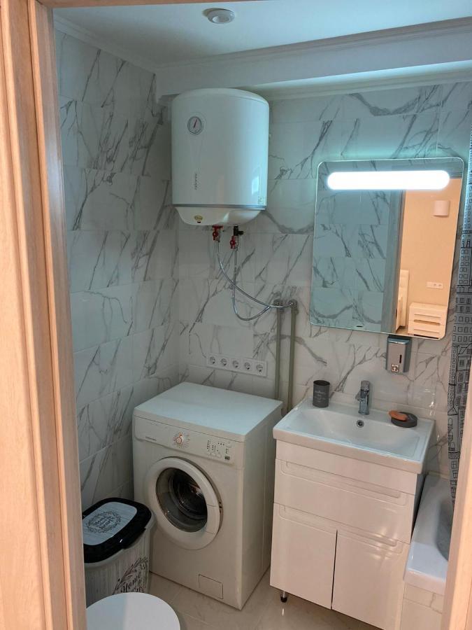 Квартира По Адресу Дружбы Народов 8А Kiew Exterior foto